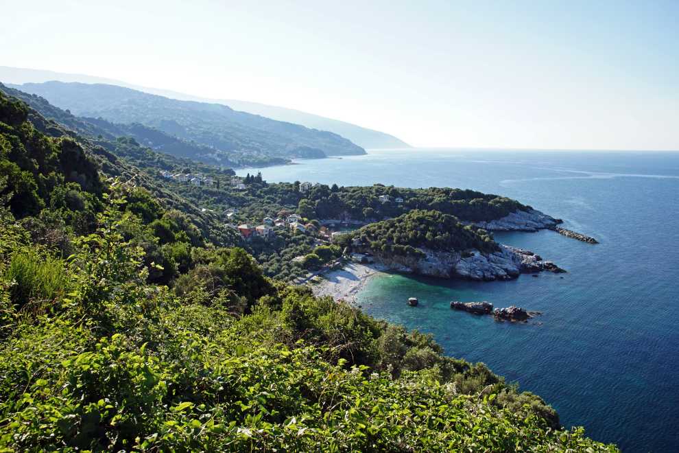 Oberhalb Damouchari (Weg nach Tsangarada) - Blick auf den Strand